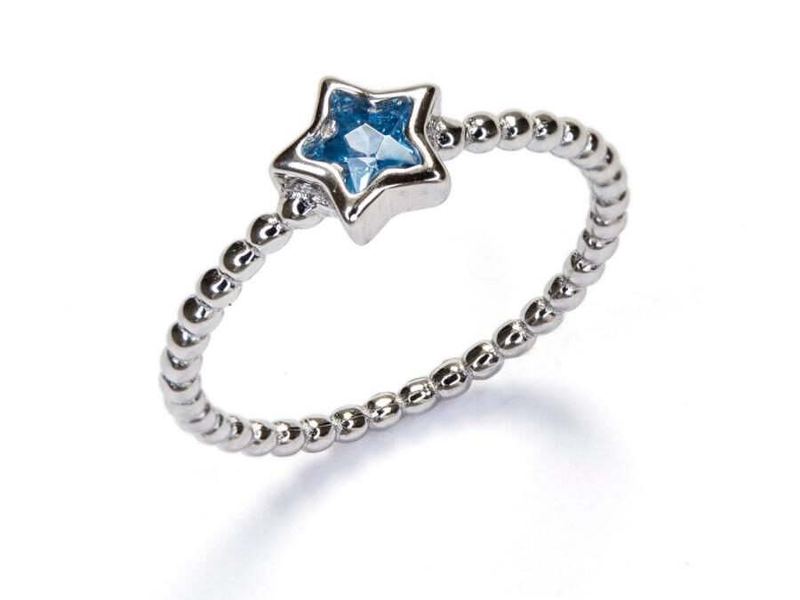Anillo de plata con estrella y circonita celeste